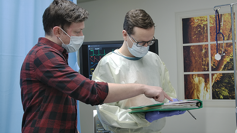 UO CDS students working in a HEDCO lab