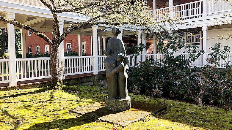 University of Oregon College of Education New Horizons Art Installation