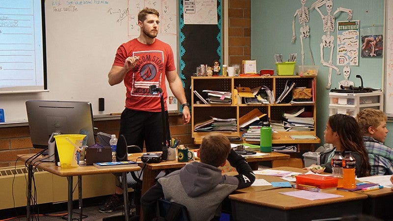 University of Oregon College of Education UOTeach student teacher in classroom