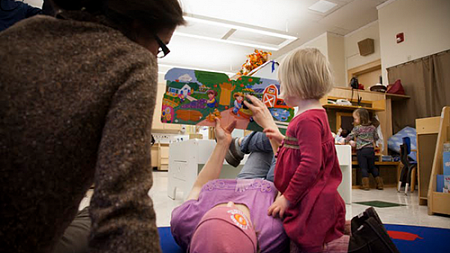 University of Oregon College of Education CDS student with student in HEDCO clinic